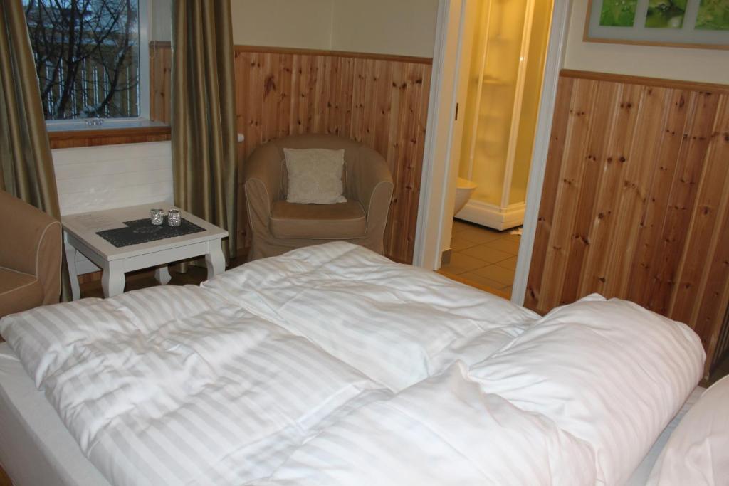 אקורירי Gula Villan Guesthouse מראה חיצוני תמונה