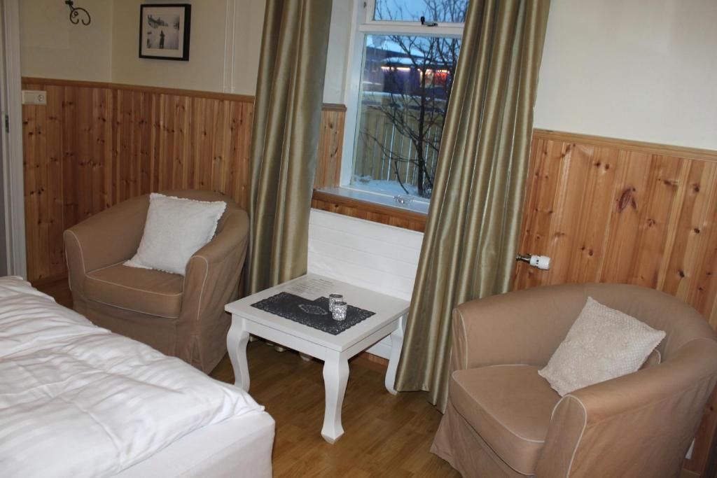אקורירי Gula Villan Guesthouse מראה חיצוני תמונה