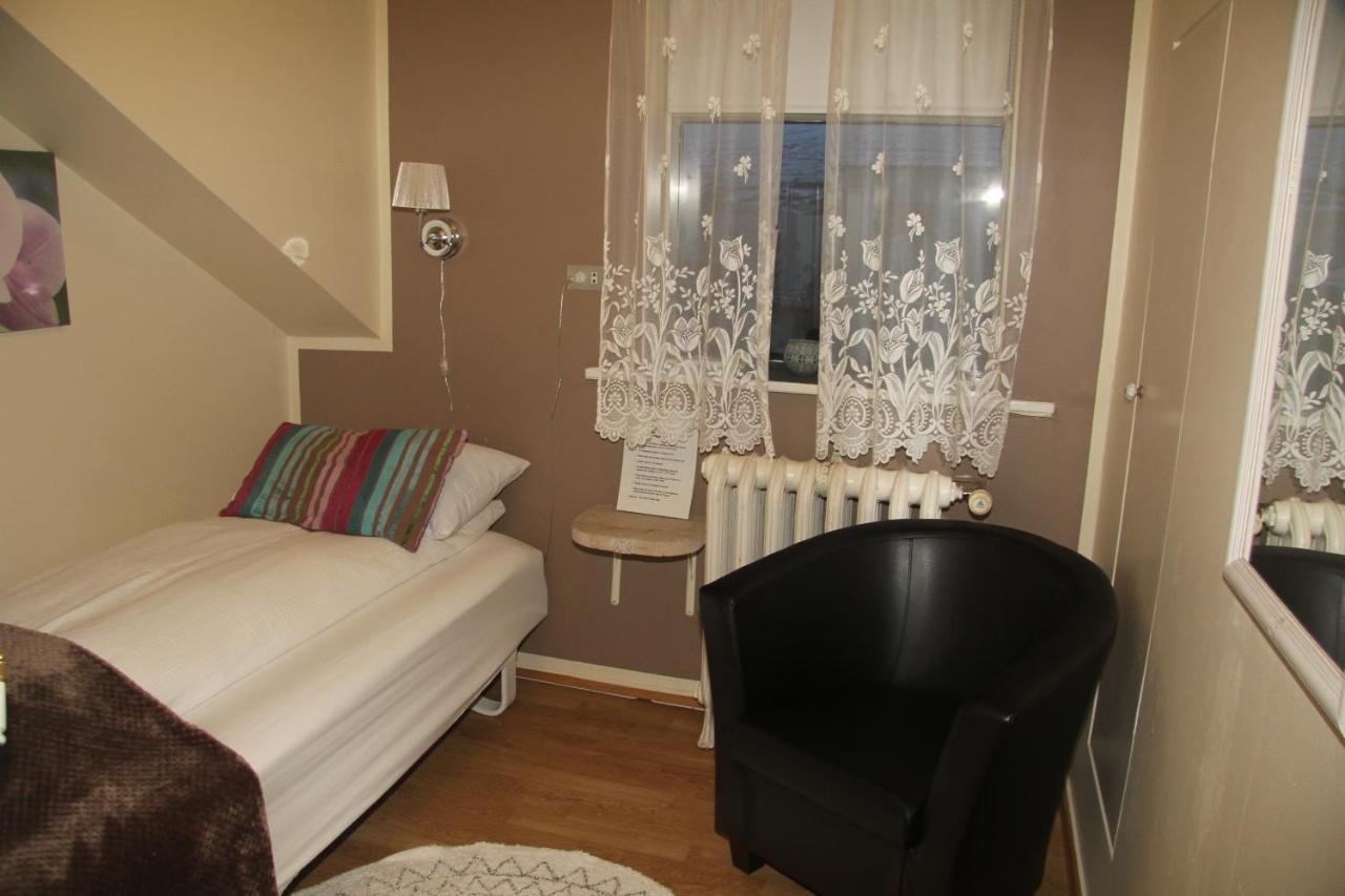 אקורירי Gula Villan Guesthouse מראה חיצוני תמונה