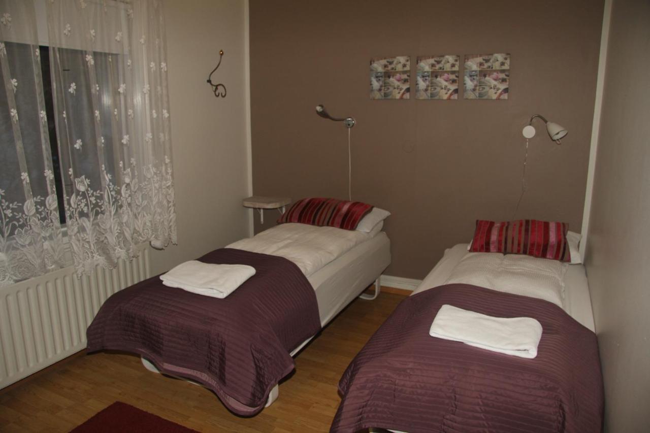אקורירי Gula Villan Guesthouse מראה חיצוני תמונה