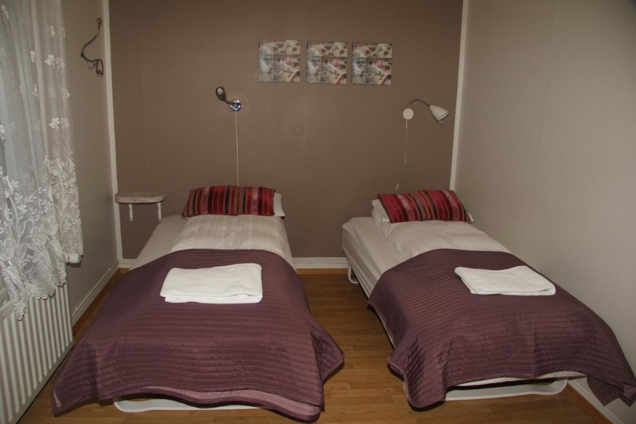 אקורירי Gula Villan Guesthouse מראה חיצוני תמונה