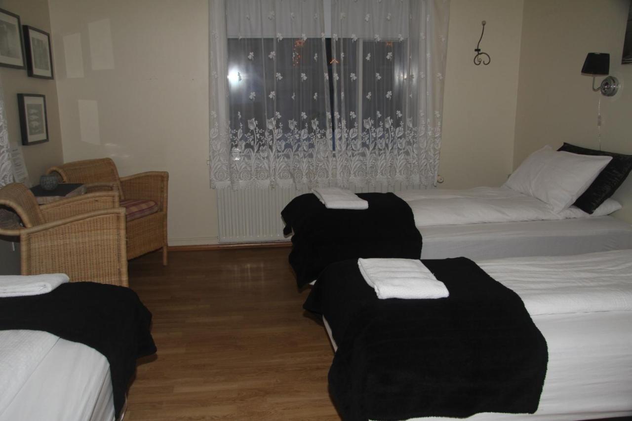 אקורירי Gula Villan Guesthouse מראה חיצוני תמונה