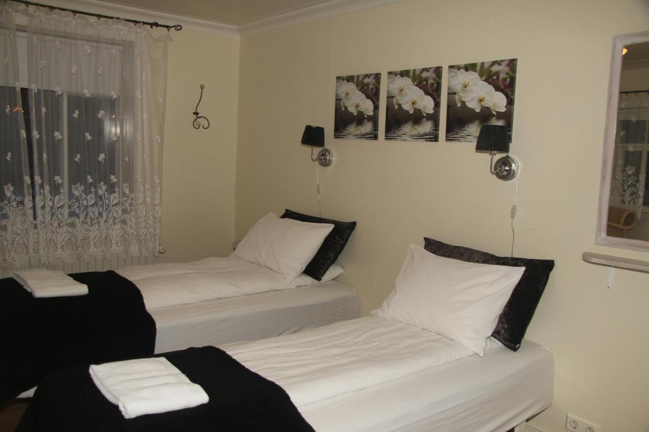 אקורירי Gula Villan Guesthouse מראה חיצוני תמונה