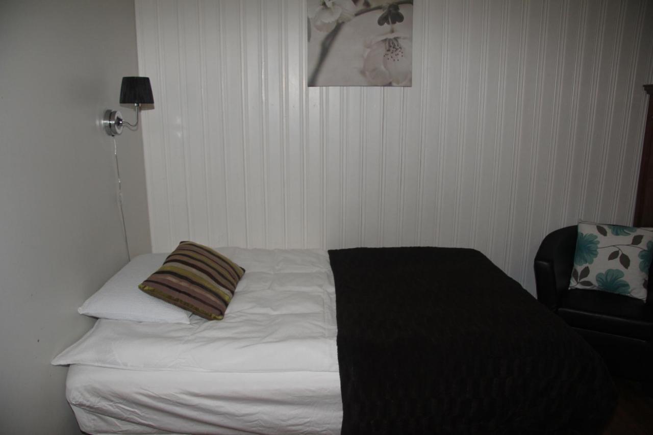 אקורירי Gula Villan Guesthouse מראה חיצוני תמונה