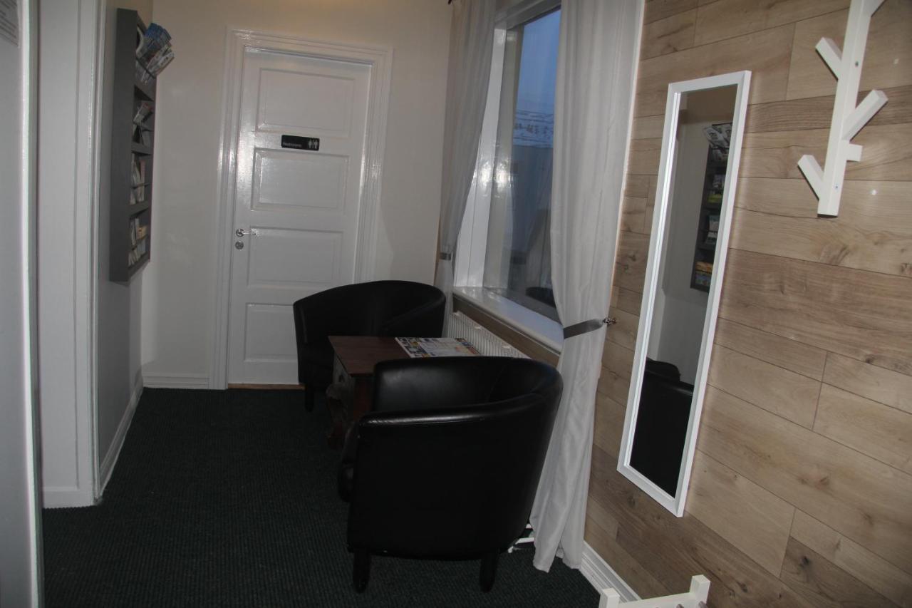 אקורירי Gula Villan Guesthouse מראה חיצוני תמונה
