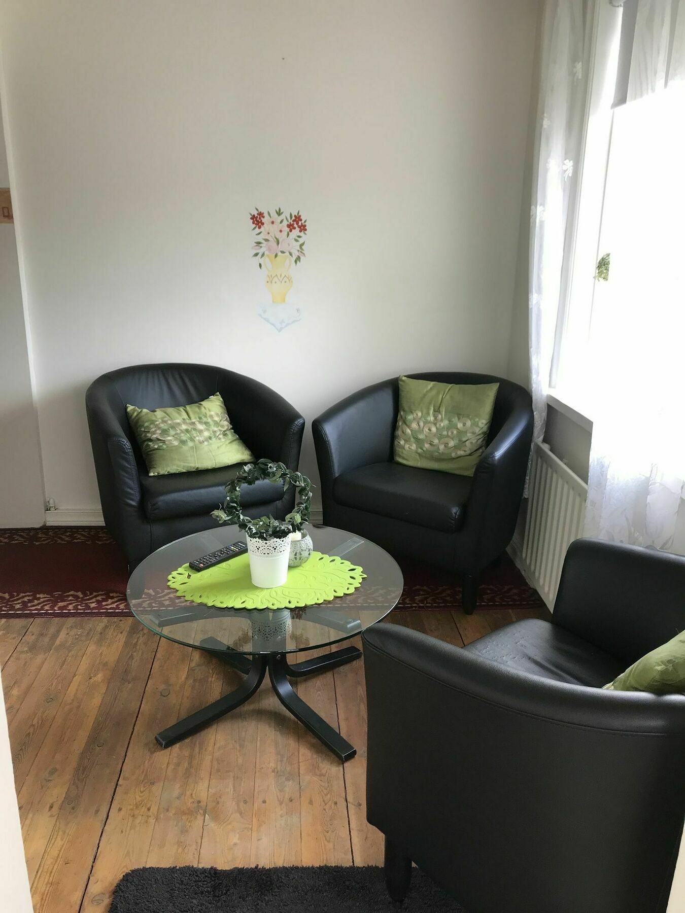 אקורירי Gula Villan Guesthouse מראה חיצוני תמונה