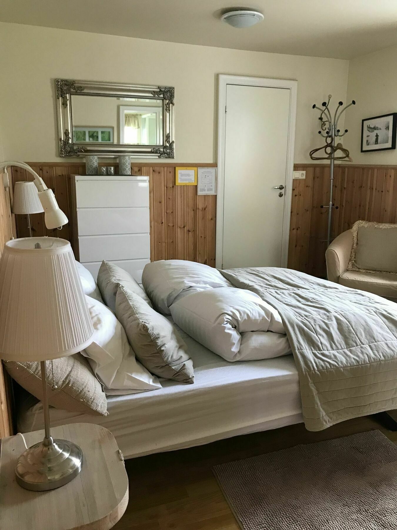 אקורירי Gula Villan Guesthouse מראה חיצוני תמונה