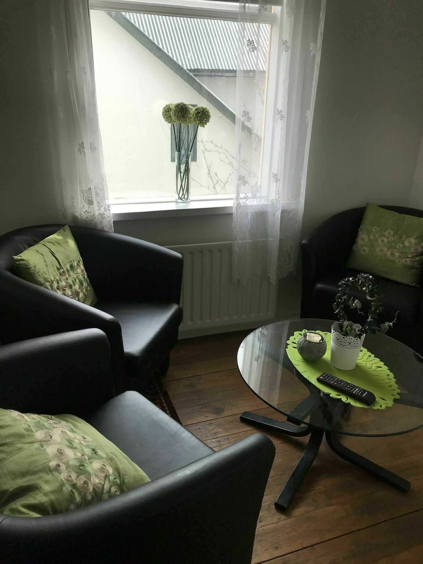 אקורירי Gula Villan Guesthouse מראה חיצוני תמונה