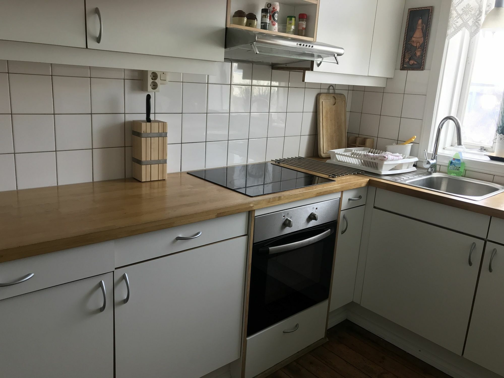 אקורירי Gula Villan Guesthouse מראה חיצוני תמונה