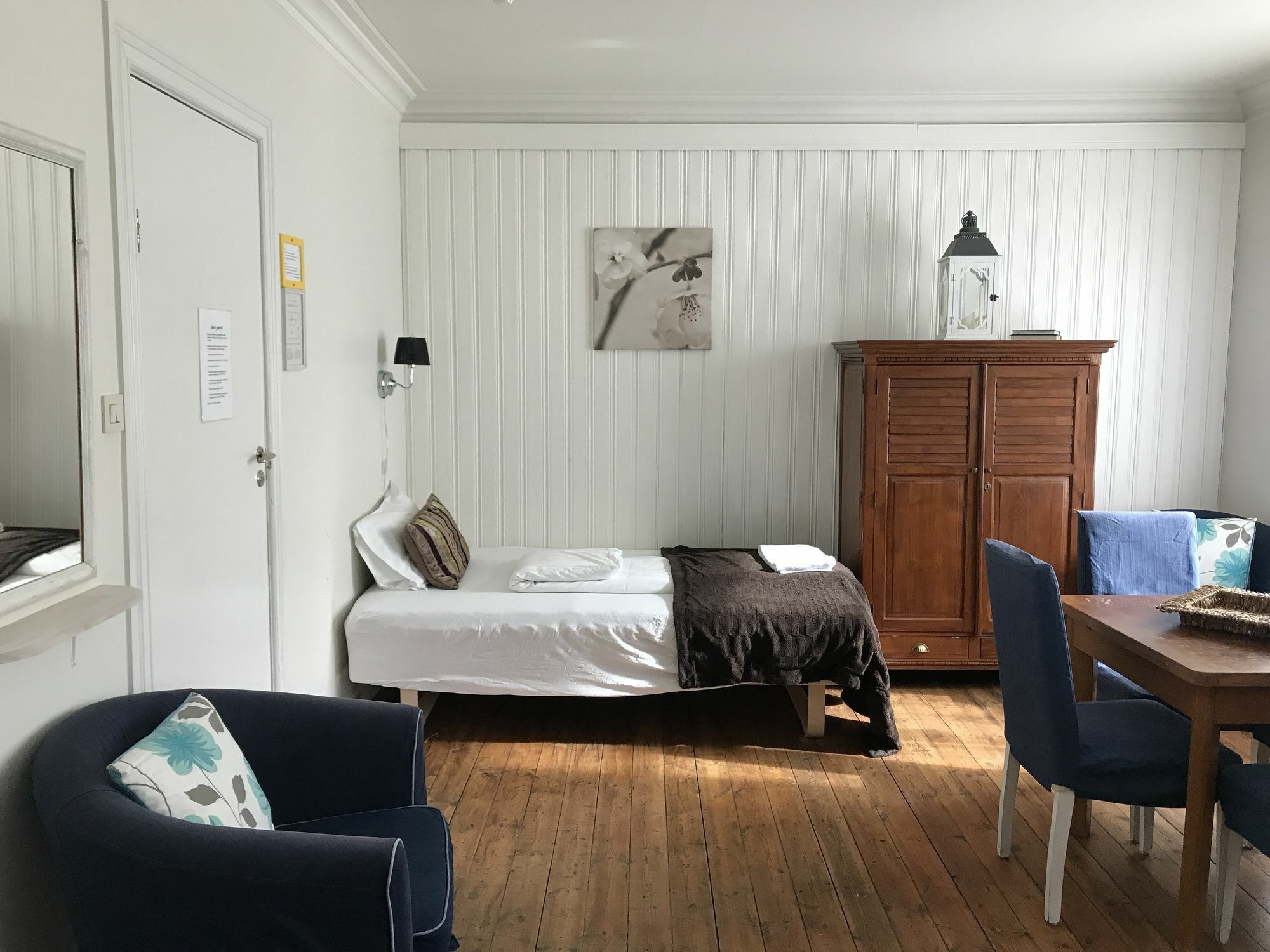 אקורירי Gula Villan Guesthouse מראה חיצוני תמונה
