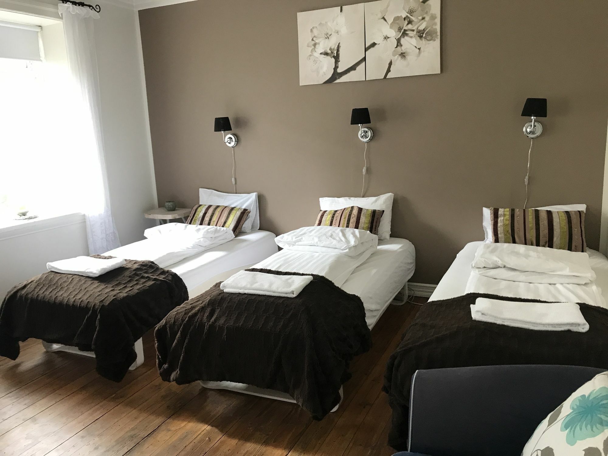 אקורירי Gula Villan Guesthouse מראה חיצוני תמונה