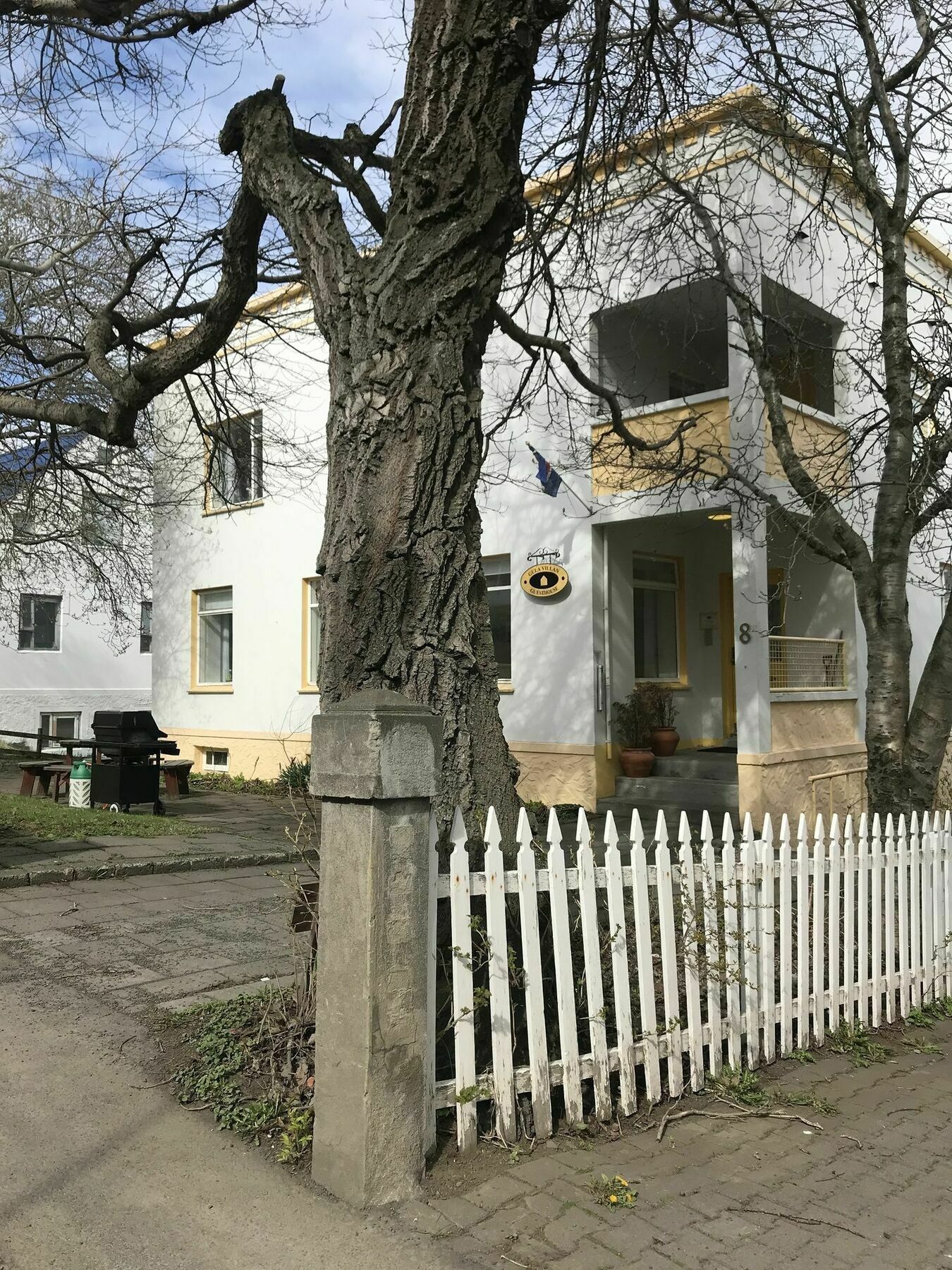 אקורירי Gula Villan Guesthouse מראה חיצוני תמונה